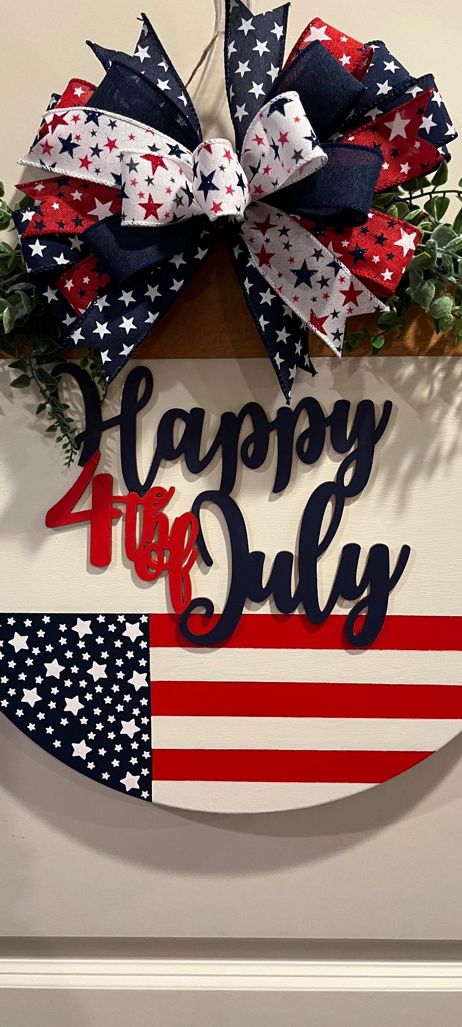 Patriotic wreath that reverses to a Welcome theme.  