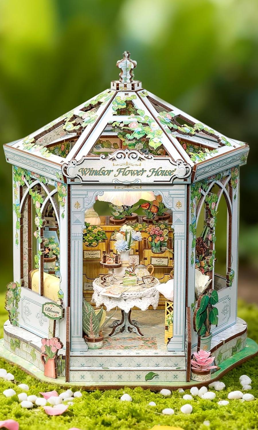 Diy Book Nook: Windsor Flower House
