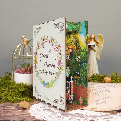 Diy Book Nook: Secret Garden