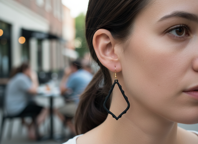 Black Curvey Teardrop Earrings