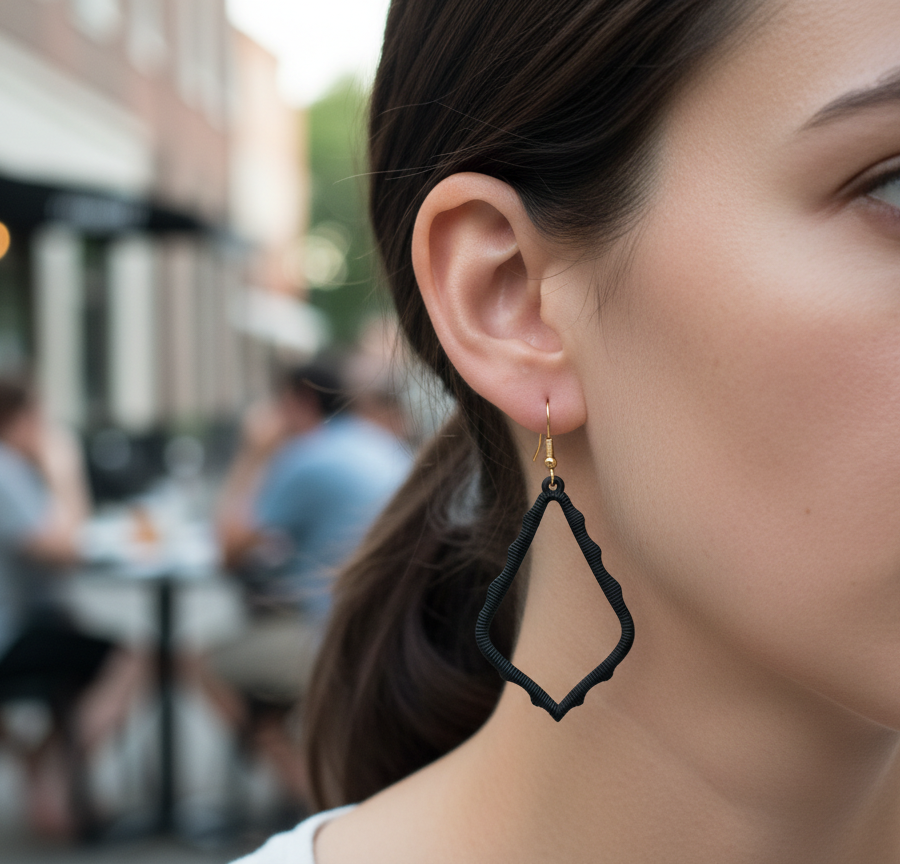 Black Curvey Teardrop Earrings