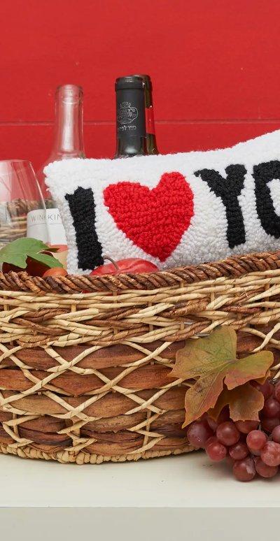Valentine's Day I Heart You Throw Pillow