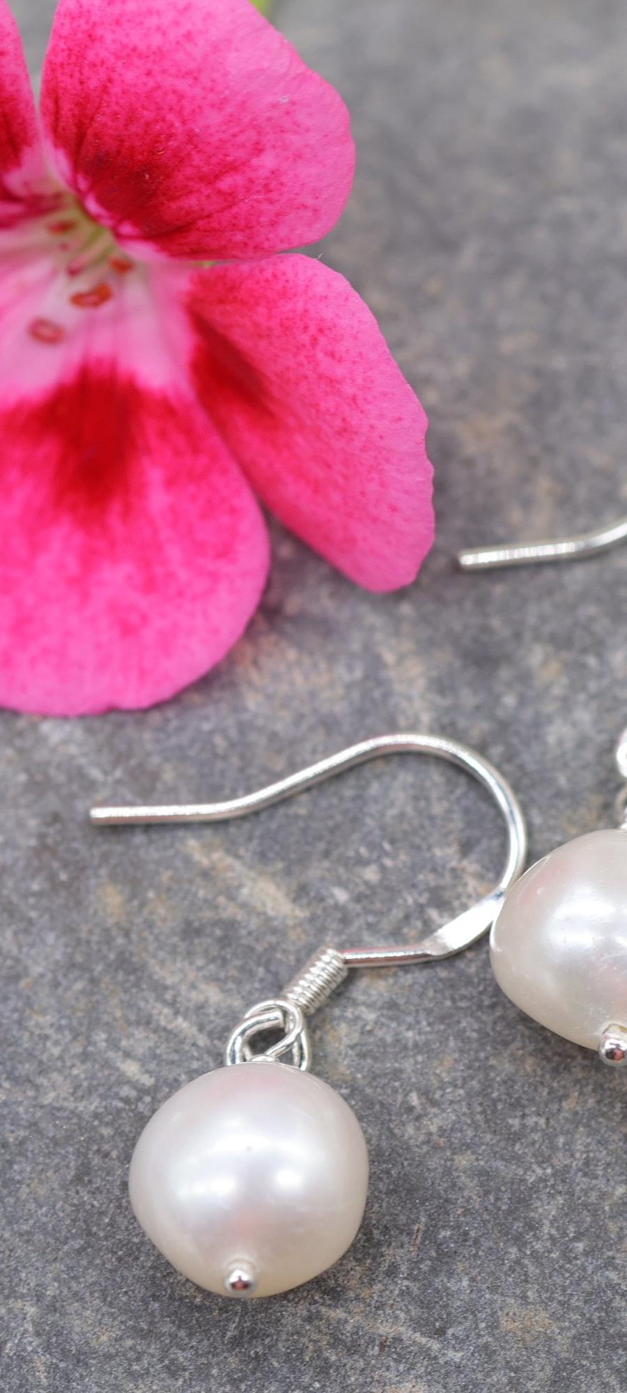 Pearls A-Go-Go Earrings