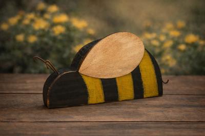 Weathered Bee Shelf Sitter