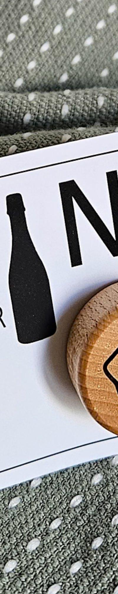 Paws & Pour Wine Stopper